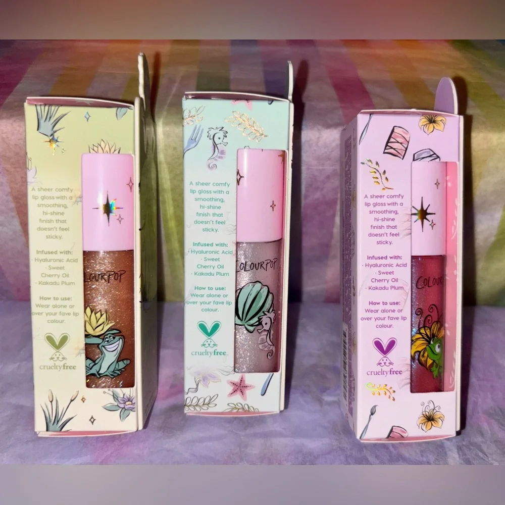 Disney Makeup Eraser Set  w/ 3 lip glosses and set of 5 socks - Picture 4 of 14